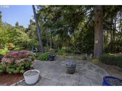 109 Ocean View Court Florence OR 97439