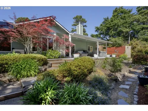109 Ocean View Court Florence OR 97439