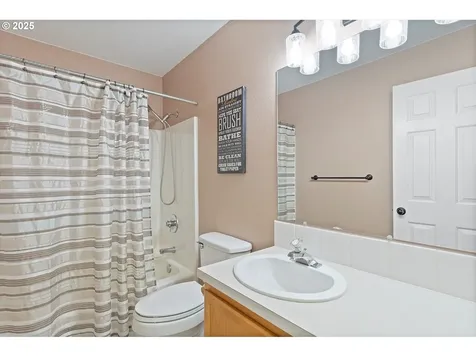 3242 NE Mohan Drive Mcminnville OR 97128
