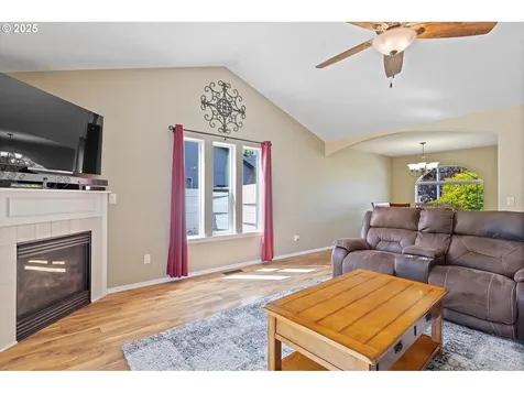 3242 NE Mohan Drive Mcminnville OR 97128