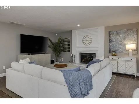 14585 SW Agate Court Beaverton OR 97007