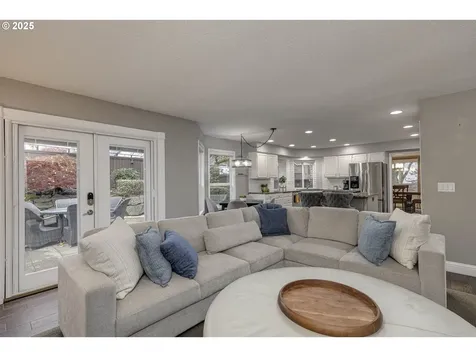 14585 SW Agate Court Beaverton OR 97007