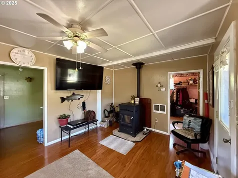 669 N Baxter Street Coquille OR 97423