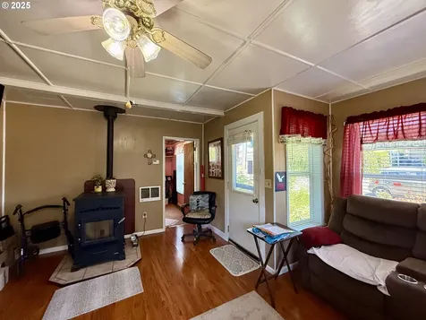 669 N Baxter Street Coquille OR 97423