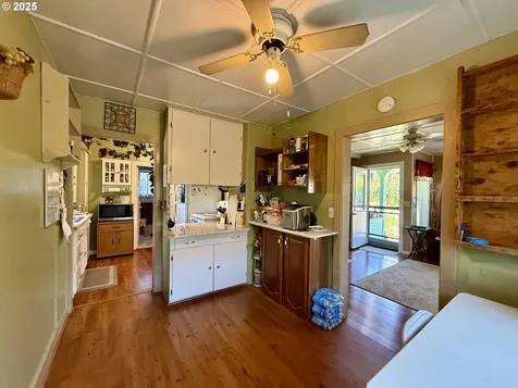 669 N Baxter Street Coquille OR 97423
