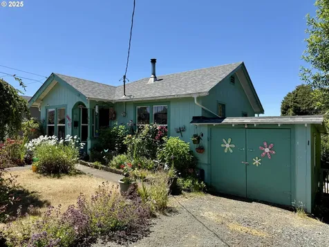 669 N Baxter Street Coquille OR 97423