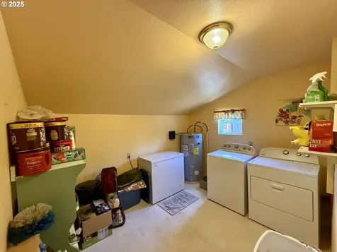 669 N Baxter Street Coquille OR 97423