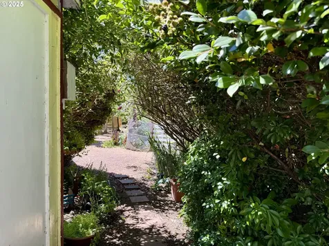 669 N Baxter Street Coquille OR 97423