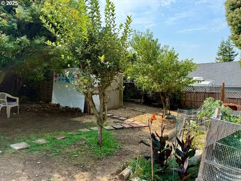669 N Baxter Street Coquille OR 97423