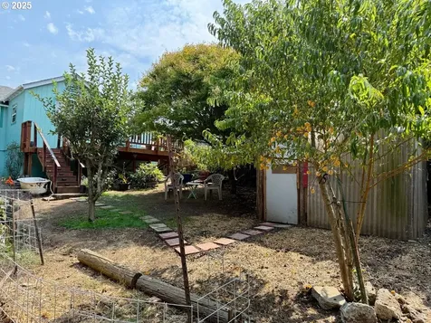 669 N Baxter Street Coquille OR 97423