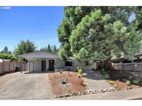 4588 W Hillside Drive Eugene OR 97405