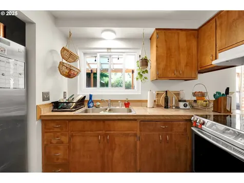 4588 W Hillside Drive Eugene OR 97405