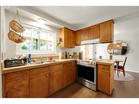 4588 W Hillside Drive Eugene OR 97405