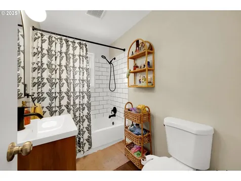4588 W Hillside Drive Eugene OR 97405