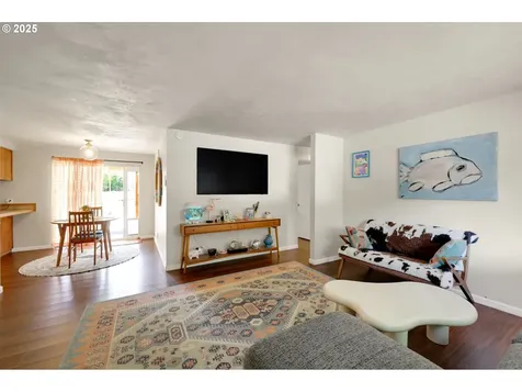 4588 W Hillside Drive Eugene OR 97405