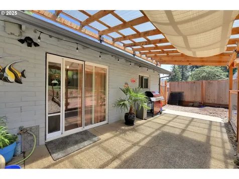 4588 W Hillside Drive Eugene OR 97405