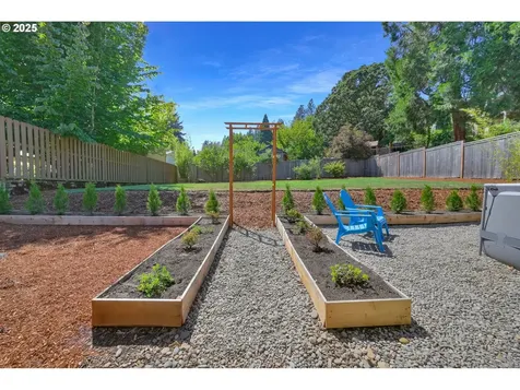 4588 W Hillside Drive Eugene OR 97405