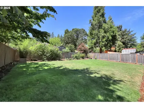 4588 W Hillside Drive Eugene OR 97405
