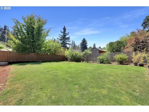 4588 W Hillside Drive Eugene OR 97405
