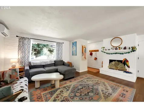 4588 W Hillside Drive Eugene OR 97405