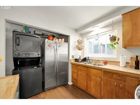 4588 W Hillside Drive Eugene OR 97405