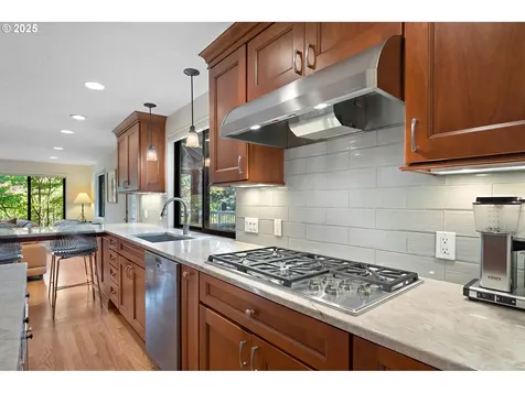 4200 SW 53rd Avenue Portland OR 97221