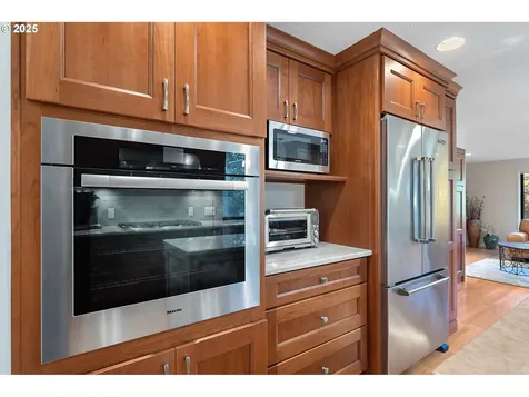 4200 SW 53rd Avenue Portland OR 97221