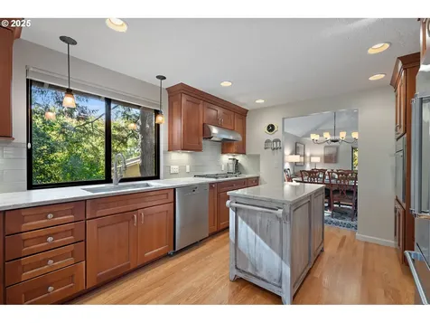 4200 SW 53rd Avenue Portland OR 97221