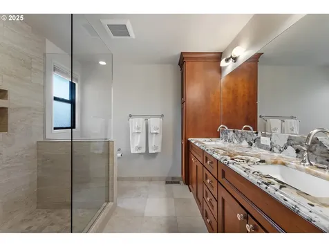 4200 SW 53rd Avenue Portland OR 97221
