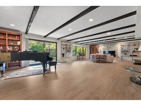 4200 SW 53rd Avenue Portland OR 97221