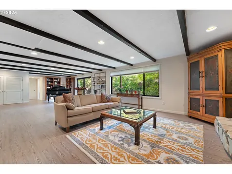 4200 SW 53rd Avenue Portland OR 97221