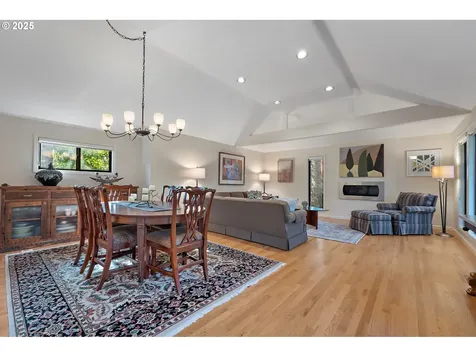 4200 SW 53rd Avenue Portland OR 97221