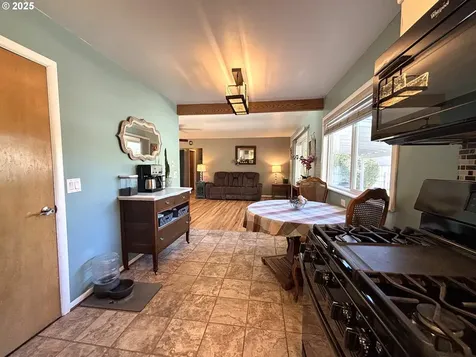 733 W Ballf Street Roseburg OR 97471