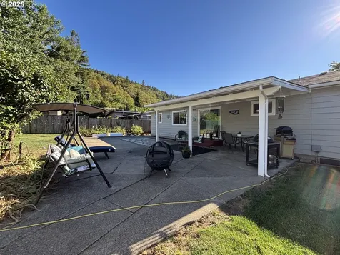 733 W Ballf Street Roseburg OR 97471
