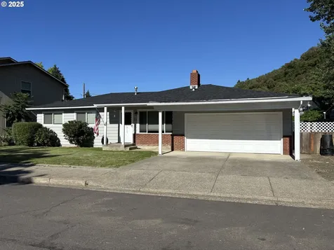 733 W Ballf Street Roseburg OR 97471