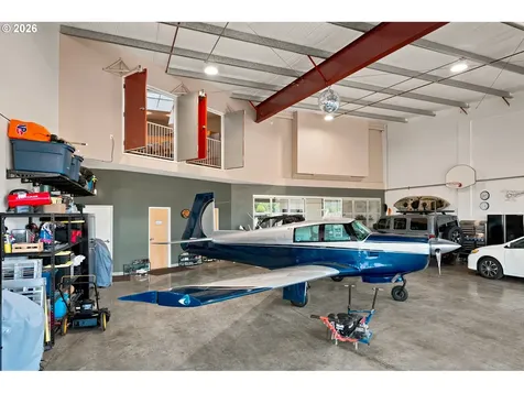 2803 E 9th Street Newberg OR 97132