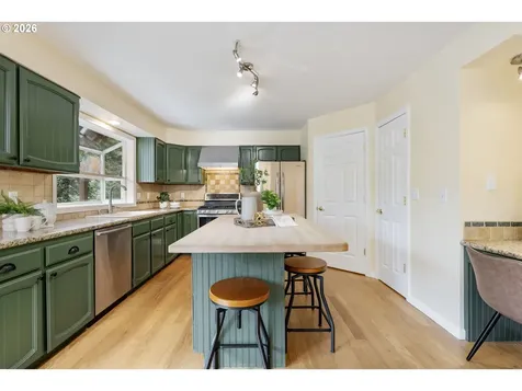1473 Greentree Circle Lake Oswego OR 97034
