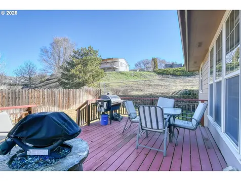 2175 NW Gilliam Avenue Pendleton OR 97801