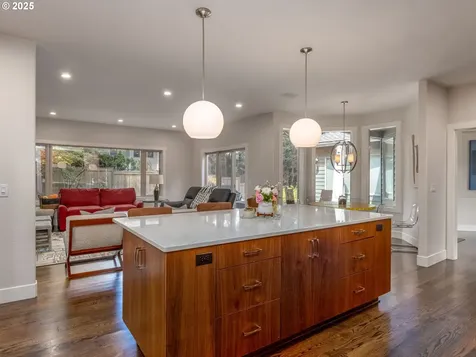 2485 Marylshire Lane Lake Oswego OR 97034