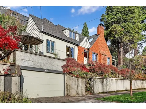 2207 NE Ridgewood Drive Portland OR 97212