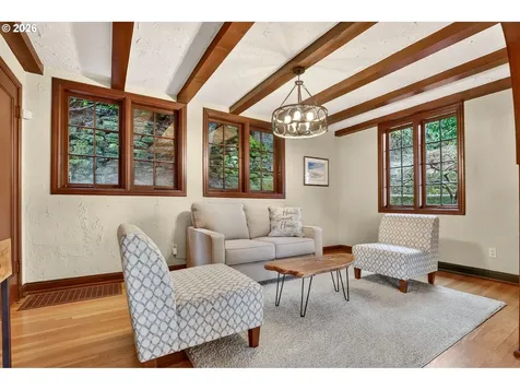 2207 NE Ridgewood Drive Portland OR 97212