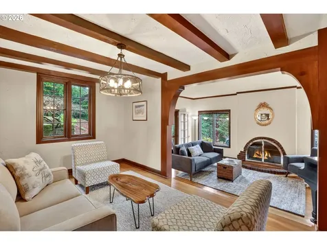 2207 NE Ridgewood Drive Portland OR 97212