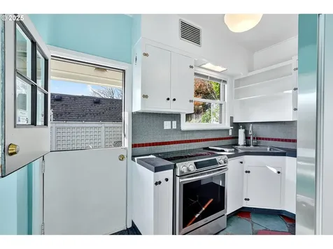 2207 NE Ridgewood Drive Portland OR 97212