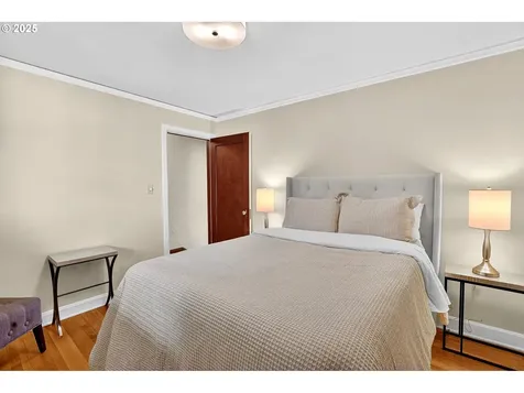 2207 NE Ridgewood Drive Portland OR 97212