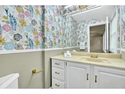 2207 NE Ridgewood Drive Portland OR 97212