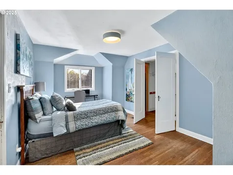 2207 NE Ridgewood Drive Portland OR 97212