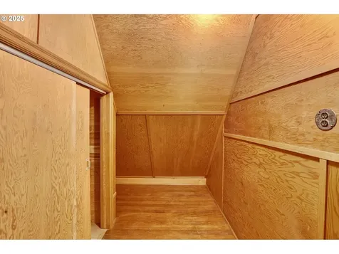 2207 NE Ridgewood Drive Portland OR 97212