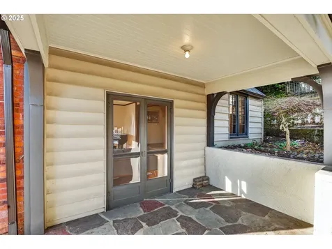 2207 NE Ridgewood Drive Portland OR 97212