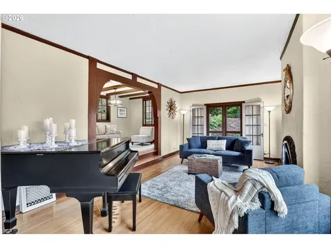 2207 NE Ridgewood Drive Portland OR 97212