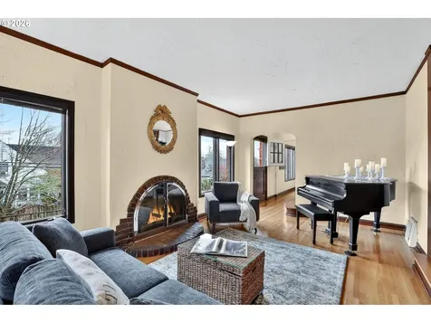 2207 NE Ridgewood Drive Portland OR 97212